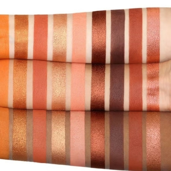 HUDA BEAUTY Orange Brown Eyeshadow Palette - Picture 2 of 4